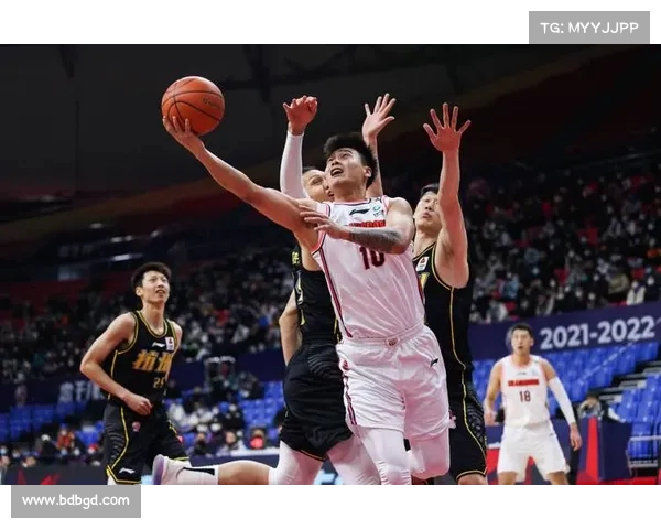 CBA赛季转会大潮来袭 各队补强阵容争夺冠军席位